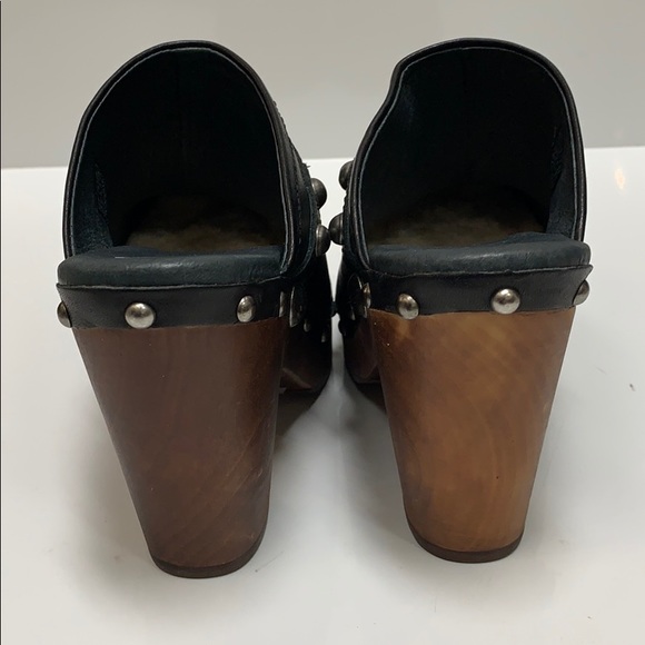UGG Clogs - Picture 6 of 8